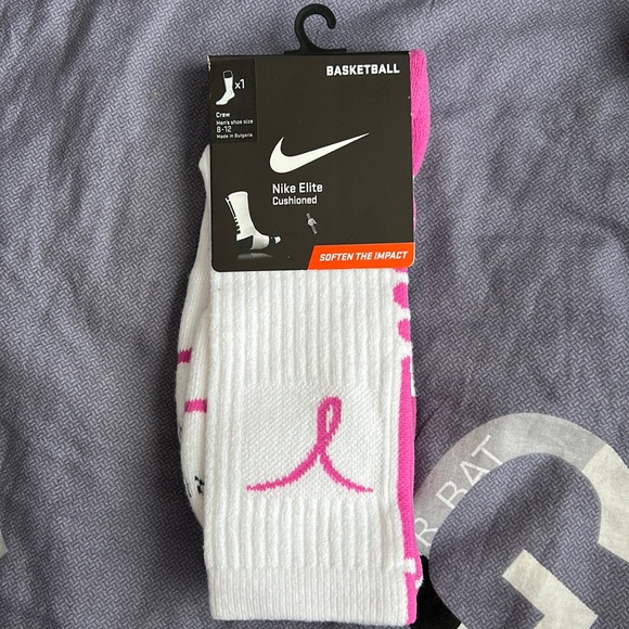 Nike Underwear & Socks Nike Elite Breast Cancer Awareness Socks